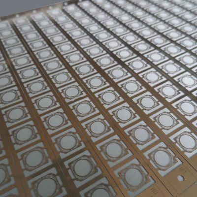 उच्चतम परिशुद्धता में फोटोकेमिकल रील से रील उत्कीर्णन प्रक्रिया